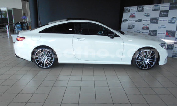 اشتري مستعمل Mercedes-Benz E–Class White سيارة في Maseru في Maseru اشتري مستعمل Mercedes-Benz E–Class White سيارة في Maseru في Maseru