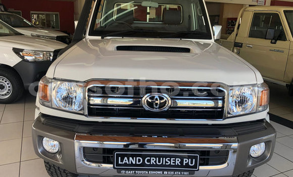 Sayi Na hannu Toyota Land Cruiser White Mota in Maseru a Maseru Sayi Na hannu Toyota Land Cruiser White Mota in Maseru a Maseru