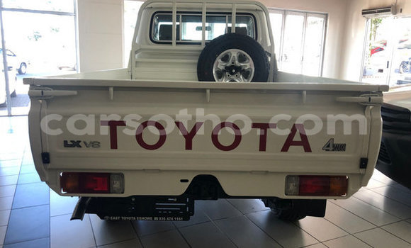 Sayi Na hannu Toyota Land Cruiser White Mota in Maseru a Maseru Sayi Na hannu Toyota Land Cruiser White Mota in Maseru a Maseru
