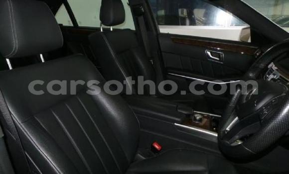 Sayi Na hannu Mercedes-Benz 200 White Mota in Maseru a Maseru Sayi Na hannu Mercedes-Benz 200 White Mota in Maseru a Maseru