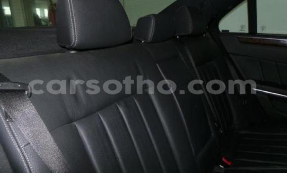 Sayi Na hannu Mercedes-Benz 200 White Mota in Maseru a Maseru Sayi Na hannu Mercedes-Benz 200 White Mota in Maseru a Maseru