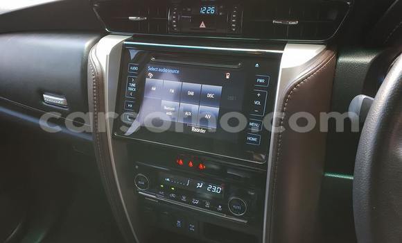 Acheter Occasion Voiture Toyota Fortuner Blanc à Maputsoa, Leribe Acheter Occasion Voiture Toyota Fortuner Blanc à Maputsoa, Leribe