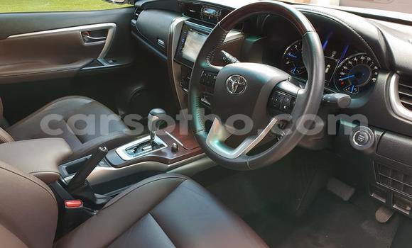 Acheter Occasion Voiture Toyota Fortuner Blanc à Maputsoa, Leribe Acheter Occasion Voiture Toyota Fortuner Blanc à Maputsoa, Leribe