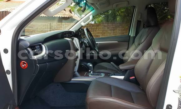 Acheter Occasion Voiture Toyota Fortuner Blanc à Maputsoa, Leribe Acheter Occasion Voiture Toyota Fortuner Blanc à Maputsoa, Leribe