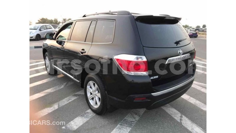 Big with watermark toyota highlander maseru import dubai 11756