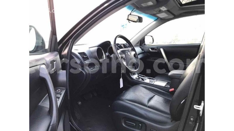 Big with watermark toyota highlander maseru import dubai 11756