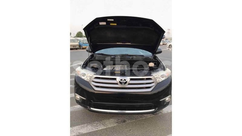 Big with watermark toyota highlander maseru import dubai 11756