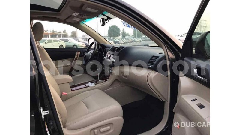 Big with watermark toyota highlander maseru import dubai 11759