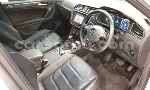 Sayi Na hannu Volkswagen Tiguan Silver Mota in Thaba–Tseka a Mafeteng Sayi Na hannu Volkswagen Tiguan Silver Mota in Thaba–Tseka a Mafeteng