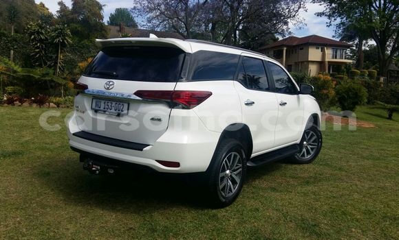 اشتري مستعمل Toyota Fortuner White سيارة في Maseru في Maseru اشتري مستعمل Toyota Fortuner White سيارة في Maseru في Maseru