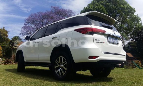 اشتري مستعمل Toyota Fortuner White سيارة في Maseru في Maseru اشتري مستعمل Toyota Fortuner White سيارة في Maseru في Maseru
