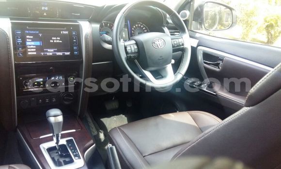 اشتري مستعمل Toyota Fortuner White سيارة في Maseru في Maseru اشتري مستعمل Toyota Fortuner White سيارة في Maseru في Maseru