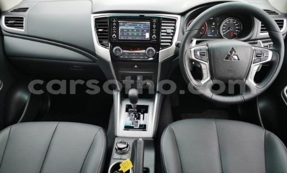 Acheter Occasion Voiture Mitsubishi Triton Rouge à Hlotse, Leribe Acheter Occasion Voiture Mitsubishi Triton Rouge à Hlotse, Leribe