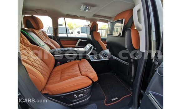 Buy Import Toyota Land Cruiser Black Car in Import - Dubai in Maseru Buy Import Toyota Land Cruiser Black Car in Import - Dubai in Maseru