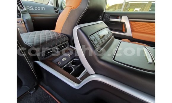 Buy Import Toyota Land Cruiser Black Car in Import - Dubai in Maseru Buy Import Toyota Land Cruiser Black Car in Import - Dubai in Maseru