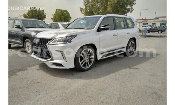 اشتري Imported Lexus LX White سيارة في Import - Dubai في Maseru اشتري Imported Lexus LX White سيارة في Import - Dubai في Maseru