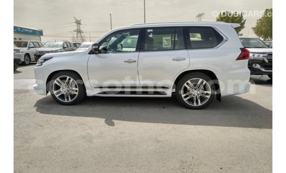 اشتري Imported Lexus LX White سيارة في Import - Dubai في Maseru اشتري Imported Lexus LX White سيارة في Import - Dubai في Maseru