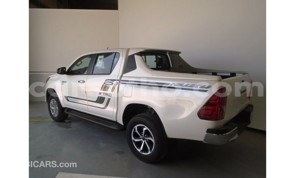 اشتري Imported Toyota Hilux White سيارة في Import - Dubai في Maseru اشتري Imported Toyota Hilux White سيارة في Import - Dubai في Maseru