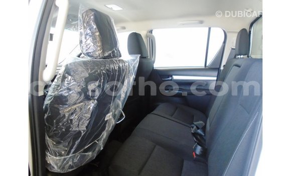 اشتري Imported Toyota Hilux White سيارة في Import - Dubai في Maseru اشتري Imported Toyota Hilux White سيارة في Import - Dubai في Maseru