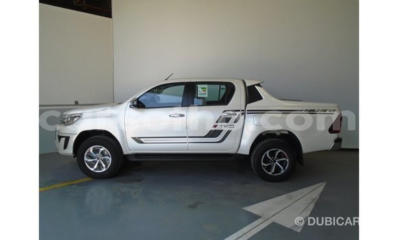 اشتري Imported Toyota Hilux White سيارة في Import - Dubai في Maseru اشتري Imported Toyota Hilux White سيارة في Import - Dubai في Maseru