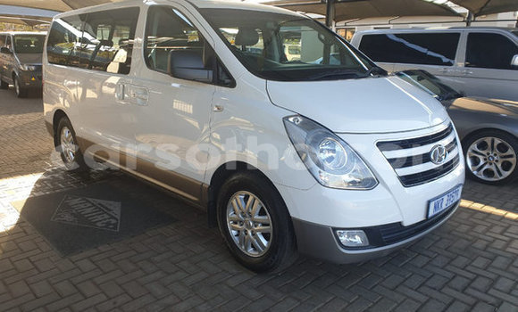 Acheter Occasion Voiture Hyundai H1 Blanc à Maseru, Maseru Acheter Occasion Voiture Hyundai H1 Blanc à Maseru, Maseru