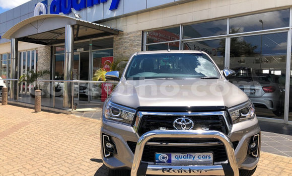 Sayi Na hannu Toyota Hilux Silver Mota in Mafeteng a Mafeteng Sayi Na hannu Toyota Hilux Silver Mota in Mafeteng a Mafeteng