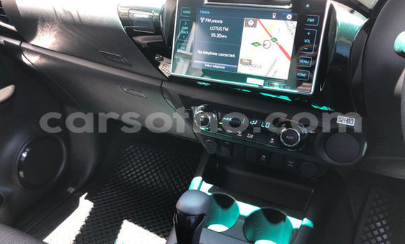 Sayi Na hannu Toyota Hilux Silver Mota in Mafeteng a Mafeteng Sayi Na hannu Toyota Hilux Silver Mota in Mafeteng a Mafeteng