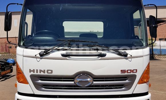 Sayi Na hannu Hino 300 Series White Babbar mota in Maputsoa a Leribe Sayi Na hannu Hino 300 Series White Babbar mota in Maputsoa a Leribe