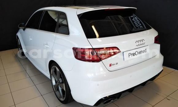 Sayi Na hannu Audi RS3 White Mota in Maseru a Maseru Sayi Na hannu Audi RS3 White Mota in Maseru a Maseru