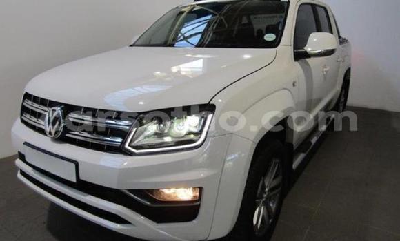 Sayi Na hannu Volkswagen Amarok White Mota in Roma a Maseru Sayi Na hannu Volkswagen Amarok White Mota in Roma a Maseru