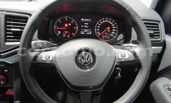 Sayi Na hannu Volkswagen Amarok White Mota in Roma a Maseru Sayi Na hannu Volkswagen Amarok White Mota in Roma a Maseru