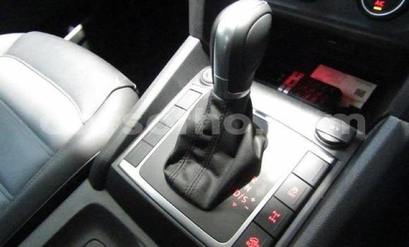 Sayi Na hannu Volkswagen Amarok White Mota in Roma a Maseru Sayi Na hannu Volkswagen Amarok White Mota in Roma a Maseru