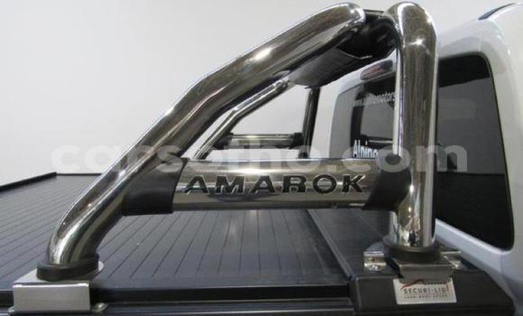 Sayi Na hannu Volkswagen Amarok White Mota in Roma a Maseru Sayi Na hannu Volkswagen Amarok White Mota in Roma a Maseru