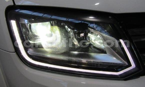 Sayi Na hannu Volkswagen Amarok White Mota in Roma a Maseru Sayi Na hannu Volkswagen Amarok White Mota in Roma a Maseru