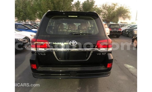Sayi Imported Toyota Land Cruiser Black Mota in Import - Dubai a Maseru Sayi Imported Toyota Land Cruiser Black Mota in Import - Dubai a Maseru