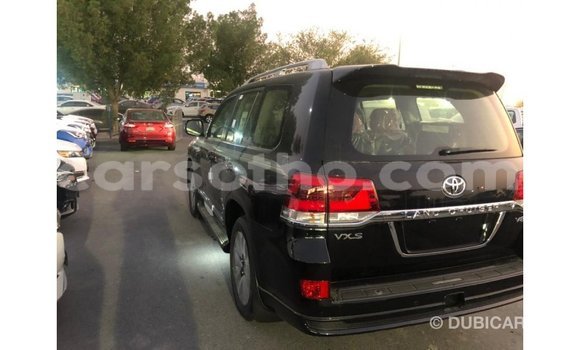 Sayi Imported Toyota Land Cruiser Black Mota in Import - Dubai a Maseru Sayi Imported Toyota Land Cruiser Black Mota in Import - Dubai a Maseru