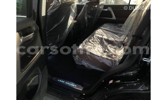 Sayi Imported Toyota Land Cruiser Black Mota in Import - Dubai a Maseru Sayi Imported Toyota Land Cruiser Black Mota in Import - Dubai a Maseru