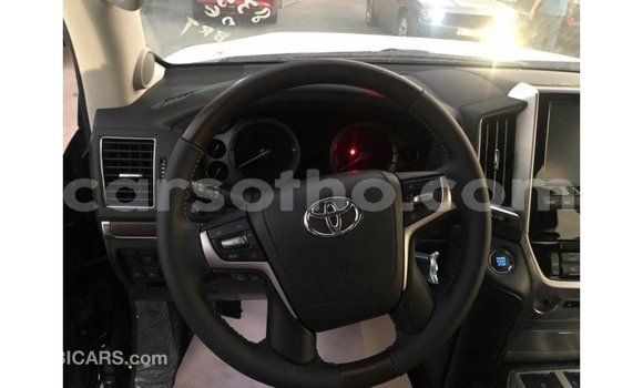 Sayi Imported Toyota Land Cruiser Black Mota in Import - Dubai a Maseru Sayi Imported Toyota Land Cruiser Black Mota in Import - Dubai a Maseru
