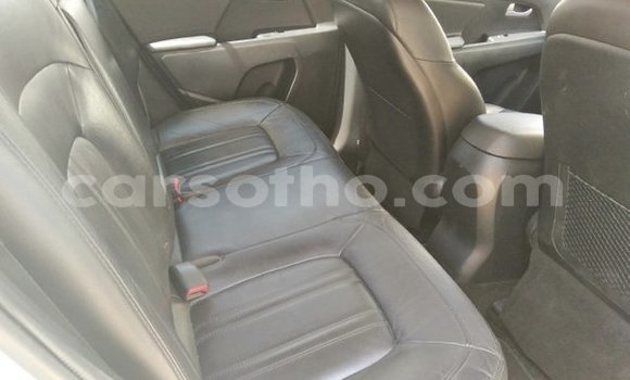Acheter Occasion Voiture Kia Sportage Gris à Maputsoa, Leribe Acheter Occasion Voiture Kia Sportage Gris à Maputsoa, Leribe