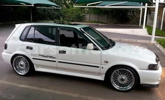 Acheter Occasion Voiture Toyota Vitz Blanc à Maseru, Maseru Acheter Occasion Voiture Toyota Vitz Blanc à Maseru, Maseru