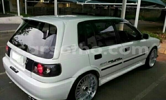 Acheter Occasion Voiture Toyota Vitz Blanc à Maseru, Maseru Acheter Occasion Voiture Toyota Vitz Blanc à Maseru, Maseru