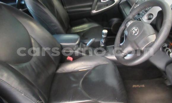Sayi Na hannu Toyota RAV4 Silver Mota in Maseru a Maseru Sayi Na hannu Toyota RAV4 Silver Mota in Maseru a Maseru