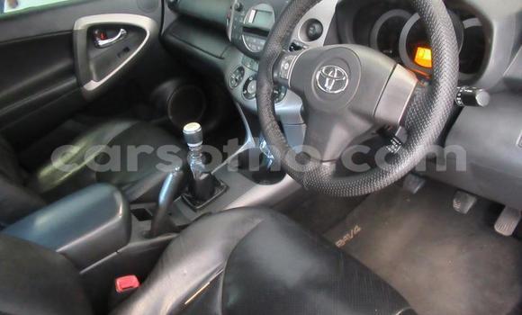 Sayi Na hannu Toyota RAV4 Silver Mota in Maseru a Maseru Sayi Na hannu Toyota RAV4 Silver Mota in Maseru a Maseru