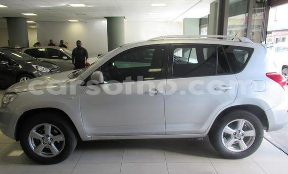 Sayi Na hannu Toyota RAV4 Silver Mota in Maseru a Maseru Sayi Na hannu Toyota RAV4 Silver Mota in Maseru a Maseru