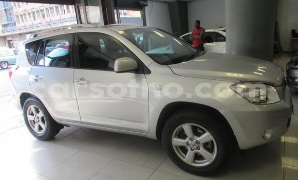 Sayi Na hannu Toyota RAV4 Silver Mota in Maseru a Maseru Sayi Na hannu Toyota RAV4 Silver Mota in Maseru a Maseru