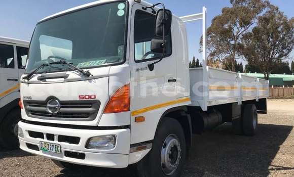Acheter Occasion Utilitaire Hino 300 Series Blanc à Maseru, Maseru Acheter Occasion Utilitaire Hino 300 Series Blanc à Maseru, Maseru