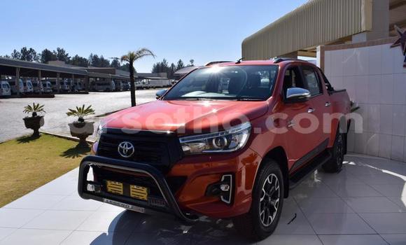 Sayi Na hannu Toyota Hilux Beige Mota in Butha–Buthe a Thaba-Tseka Sayi Na hannu Toyota Hilux Beige Mota in Butha–Buthe a Thaba-Tseka