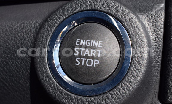 Sayi Na hannu Toyota Hilux Beige Mota in Butha–Buthe a Thaba-Tseka Sayi Na hannu Toyota Hilux Beige Mota in Butha–Buthe a Thaba-Tseka