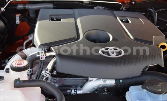 Sayi Na hannu Toyota Hilux Beige Mota in Butha–Buthe a Thaba-Tseka Sayi Na hannu Toyota Hilux Beige Mota in Butha–Buthe a Thaba-Tseka