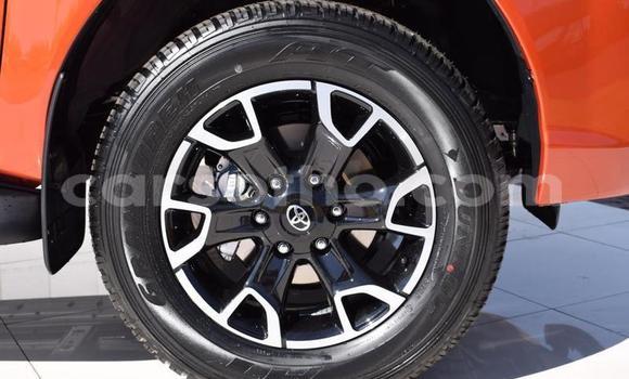 Sayi Na hannu Toyota Hilux Beige Mota in Butha–Buthe a Thaba-Tseka Sayi Na hannu Toyota Hilux Beige Mota in Butha–Buthe a Thaba-Tseka